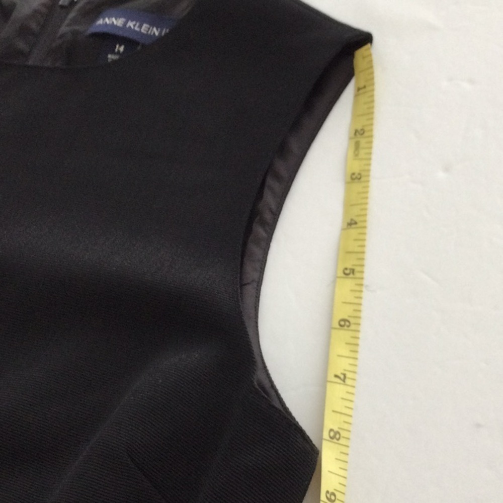 Woman’s Ann Klein Sleeveless Black Top Size 14. Zipper down back lined. #29 - Picture 8 of 8